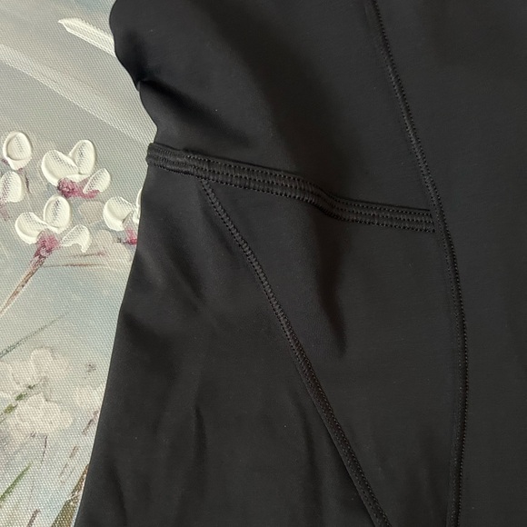 LULULEMON Black Crossover Racerback Tank Top Exercise Gym Workout Yoga - Picture 5 of 10